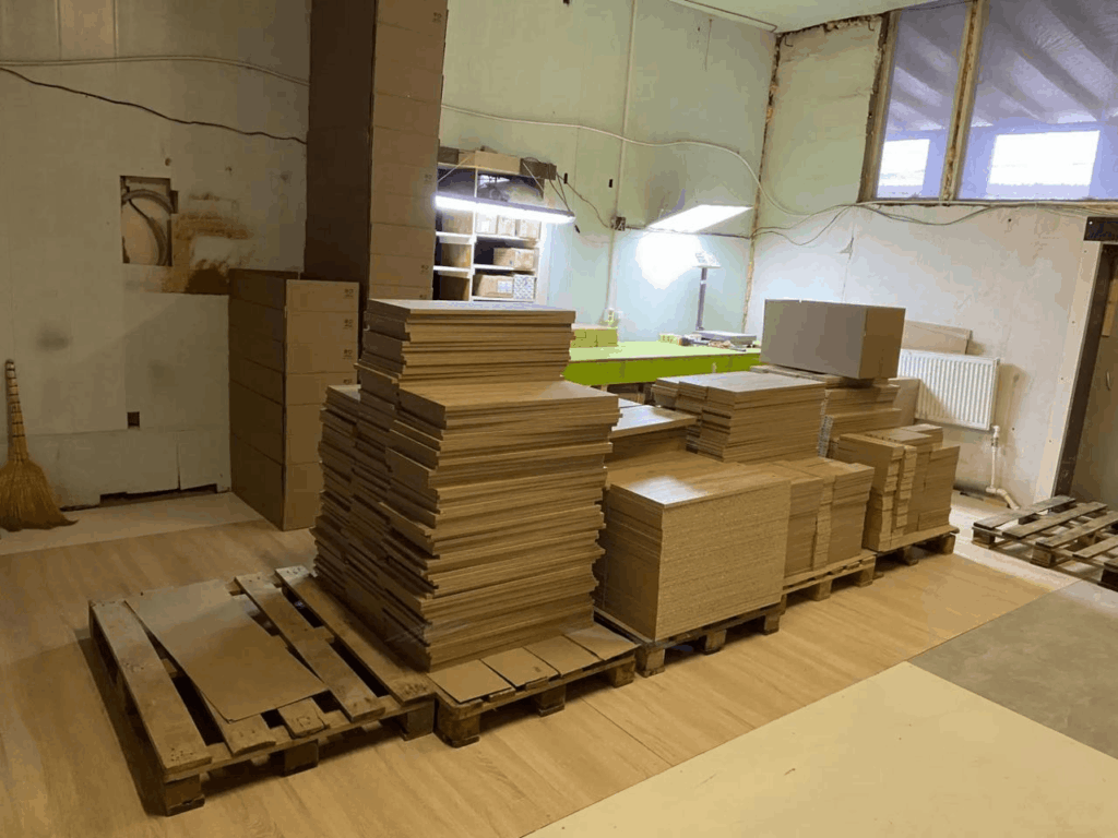 Мебельные детали на складе