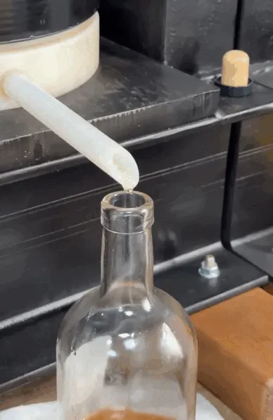 Древний метод получения масла - давление в бочонке