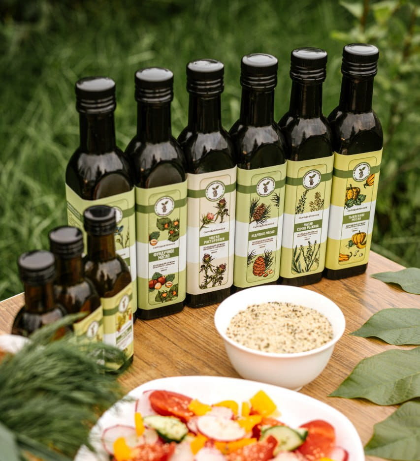 Разные виды масел производства семьи Ерофеевых