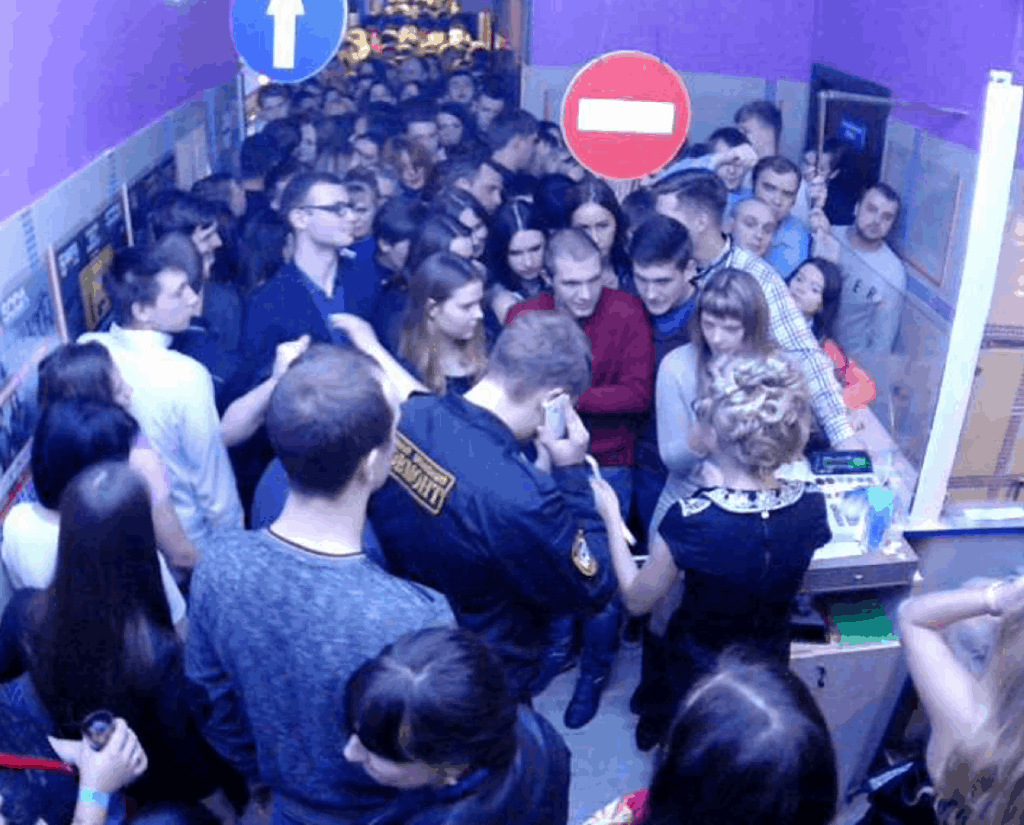 Очередь на открытие клуба